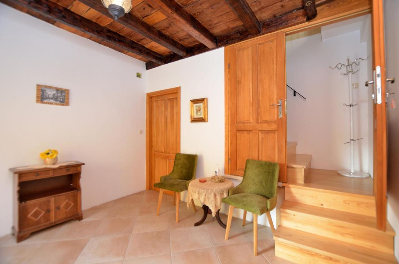 Stari Grad Apartamento *