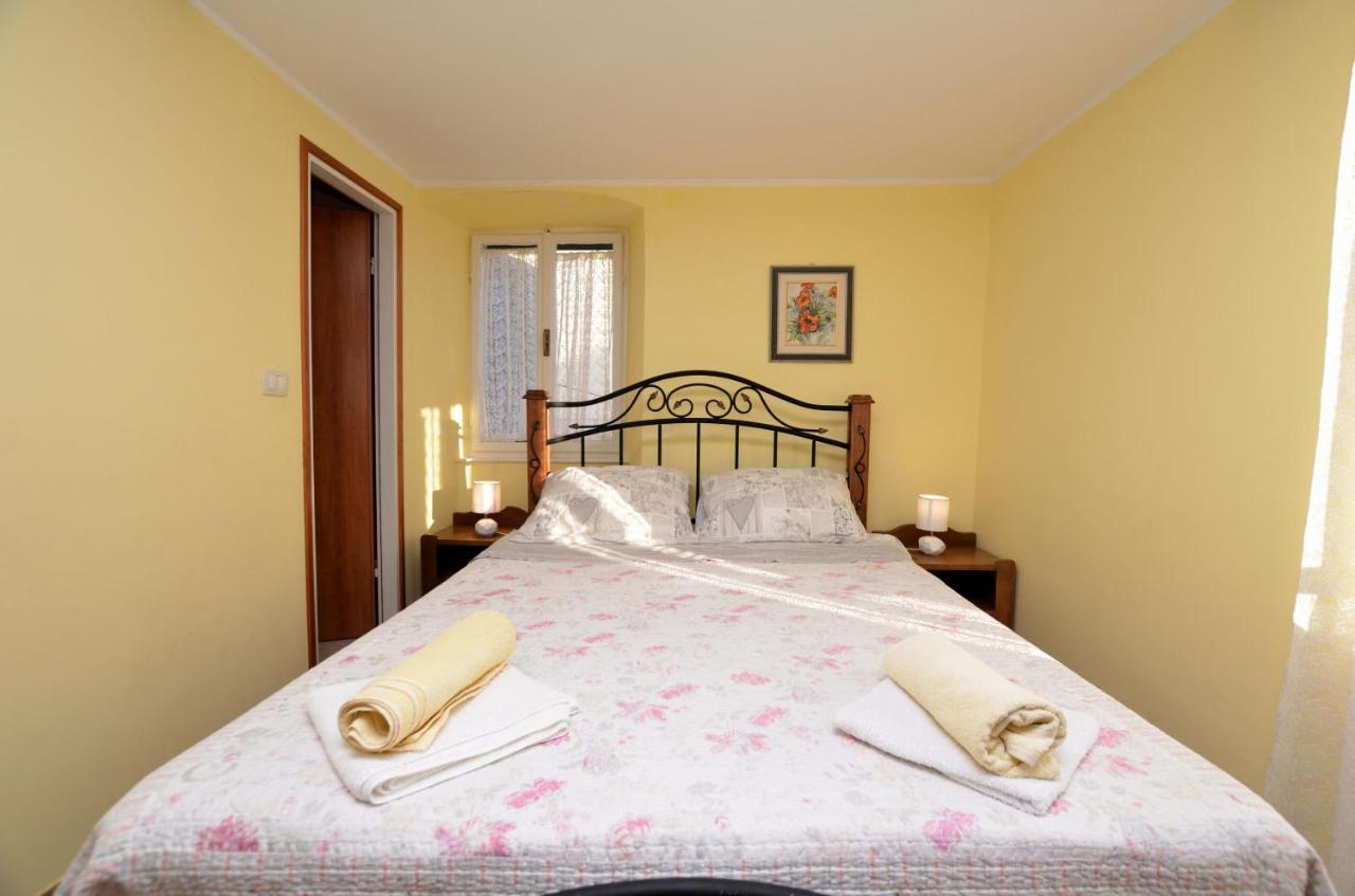 Stari Grad Apartamento *